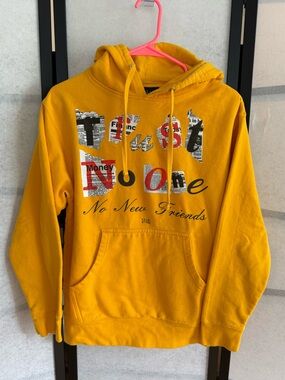 Point Blank Trust No One Ransom Note Hoodie Mustard Yellow Small USA